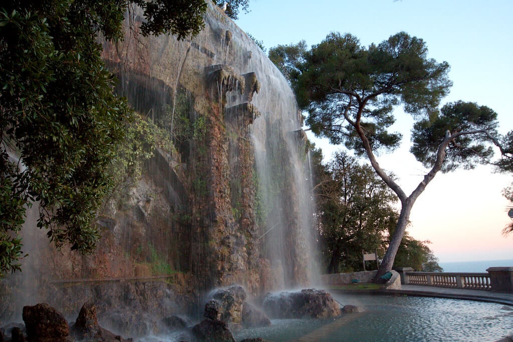 Visit Parc de la Colline du Château