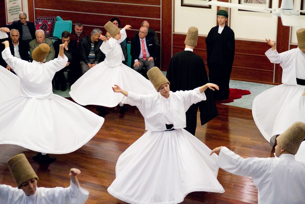 Dervish Berputar Turki