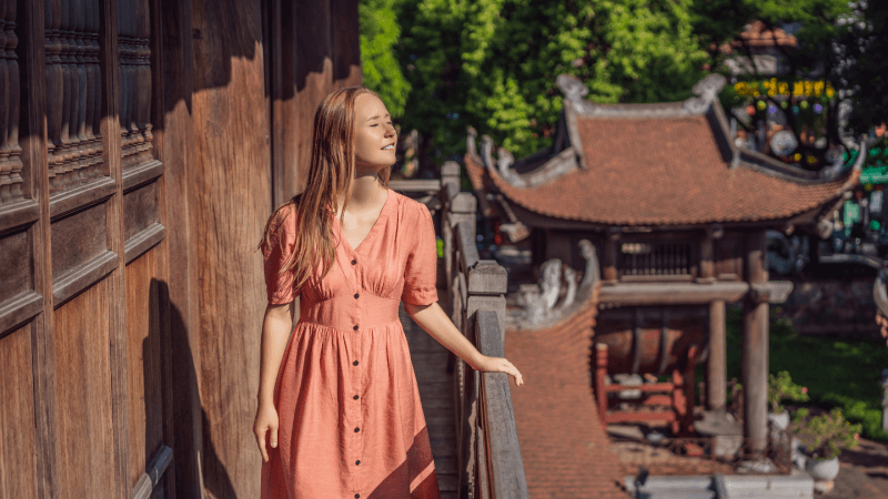 Vietnamese Temple Etiquette